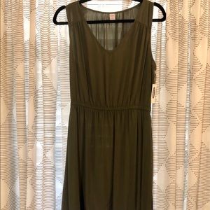 Sleeveless V Neck Dress